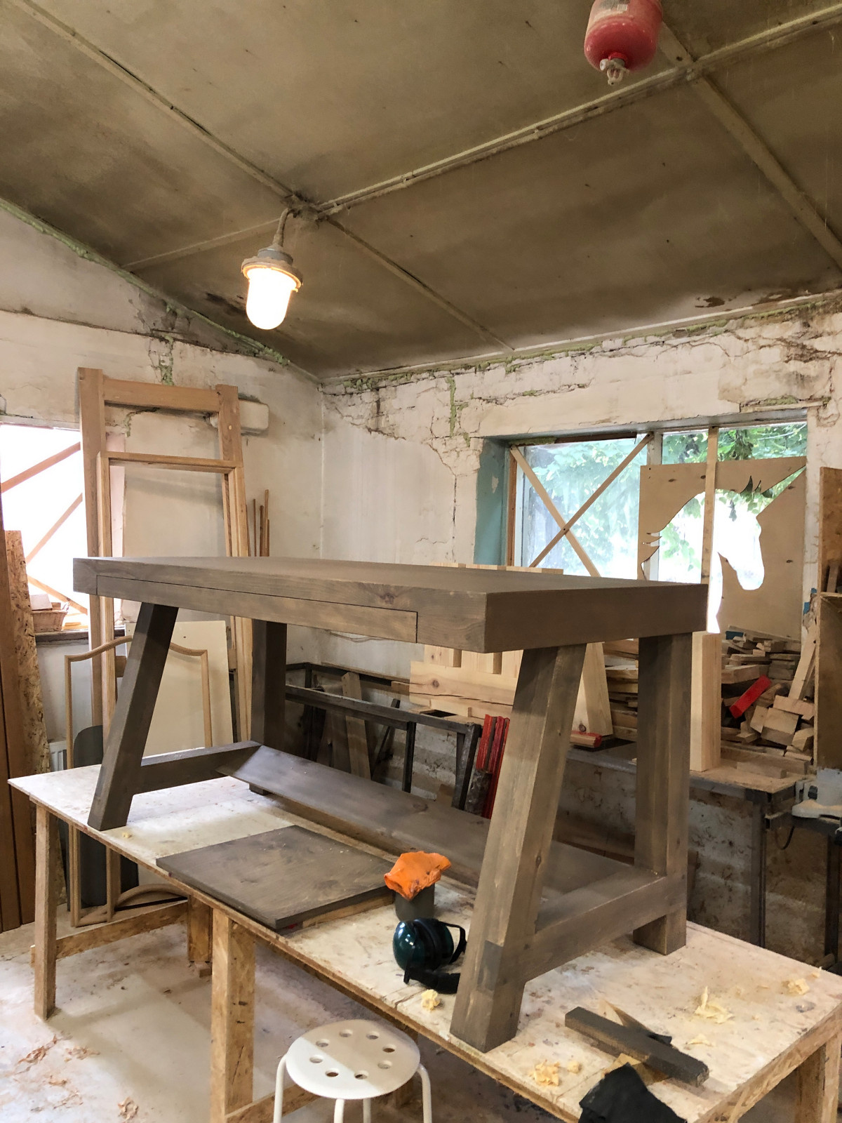 Рабочий стол из массива бука и липы