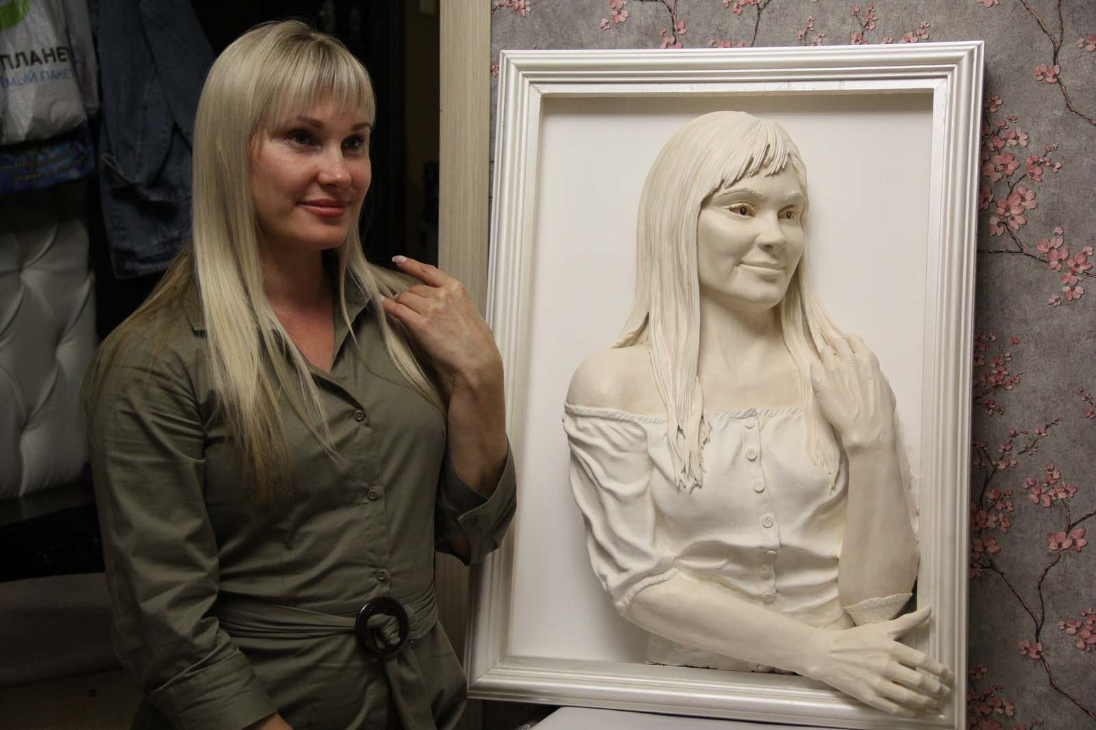 Обложка проекта: Барельеф "Девушка"