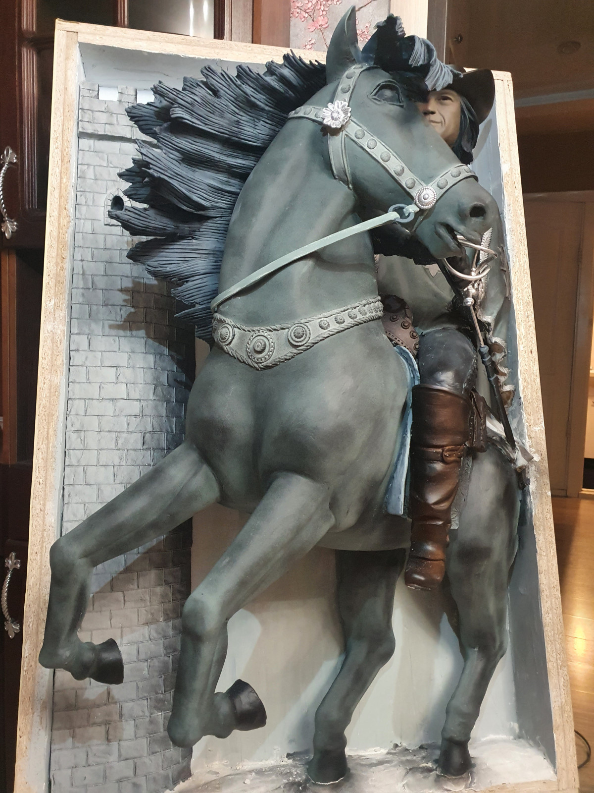 Обложка проекта: Барельеф "Мушкетер"