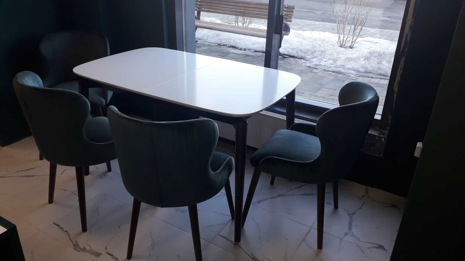 Кухня с окнами на запад