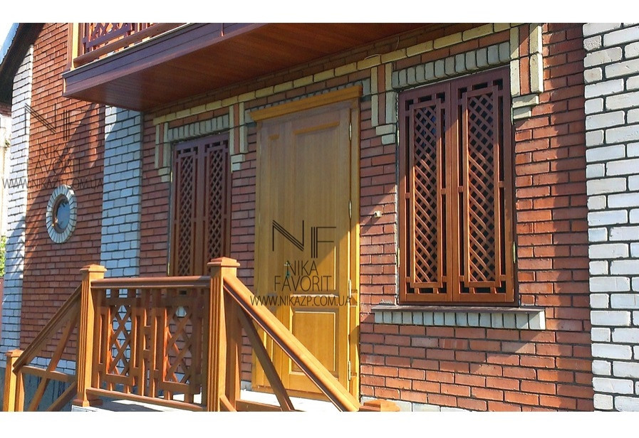 HOUSE WOOD TRIM EXTERIOR