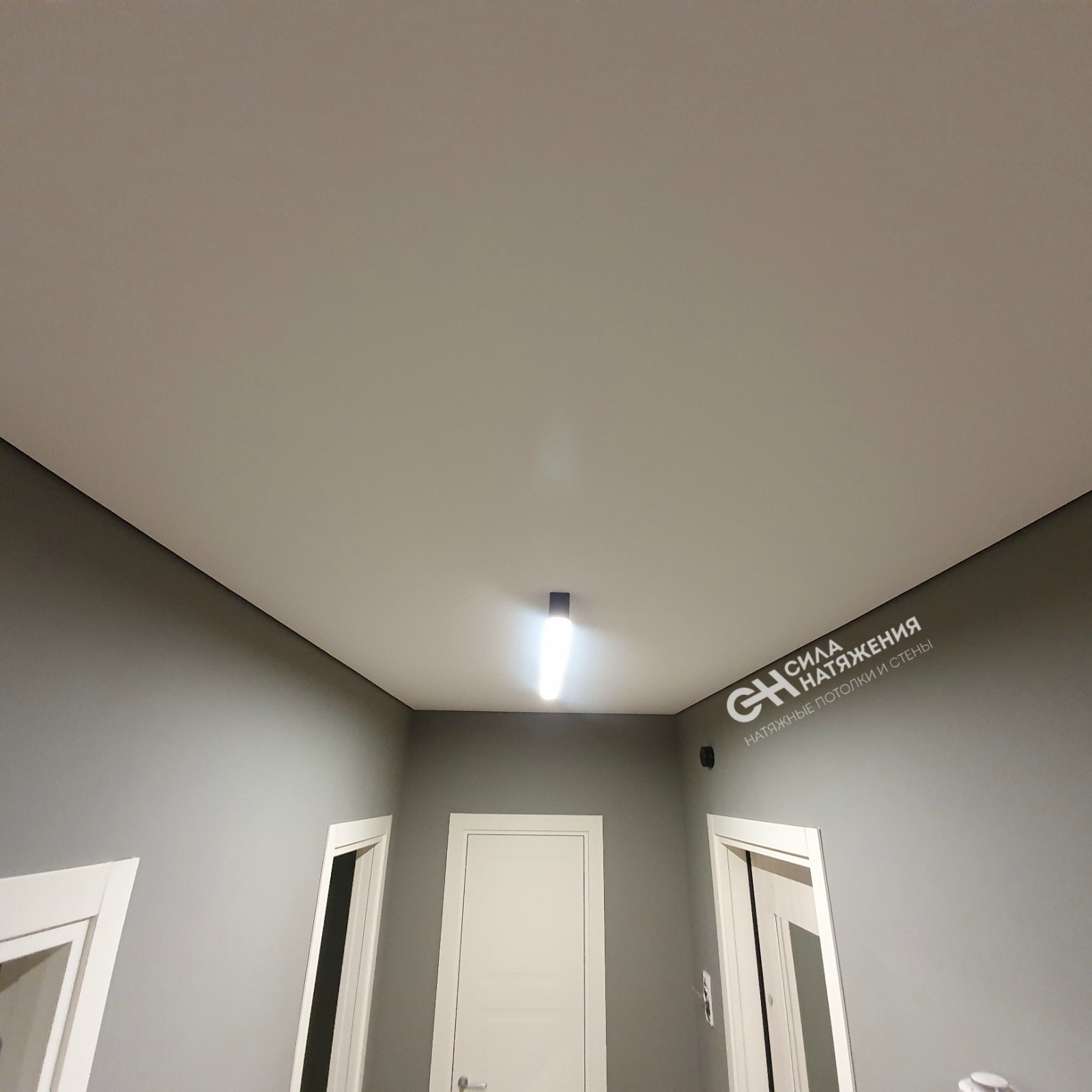 Тканевый потолок на теневом профиле Euroslott