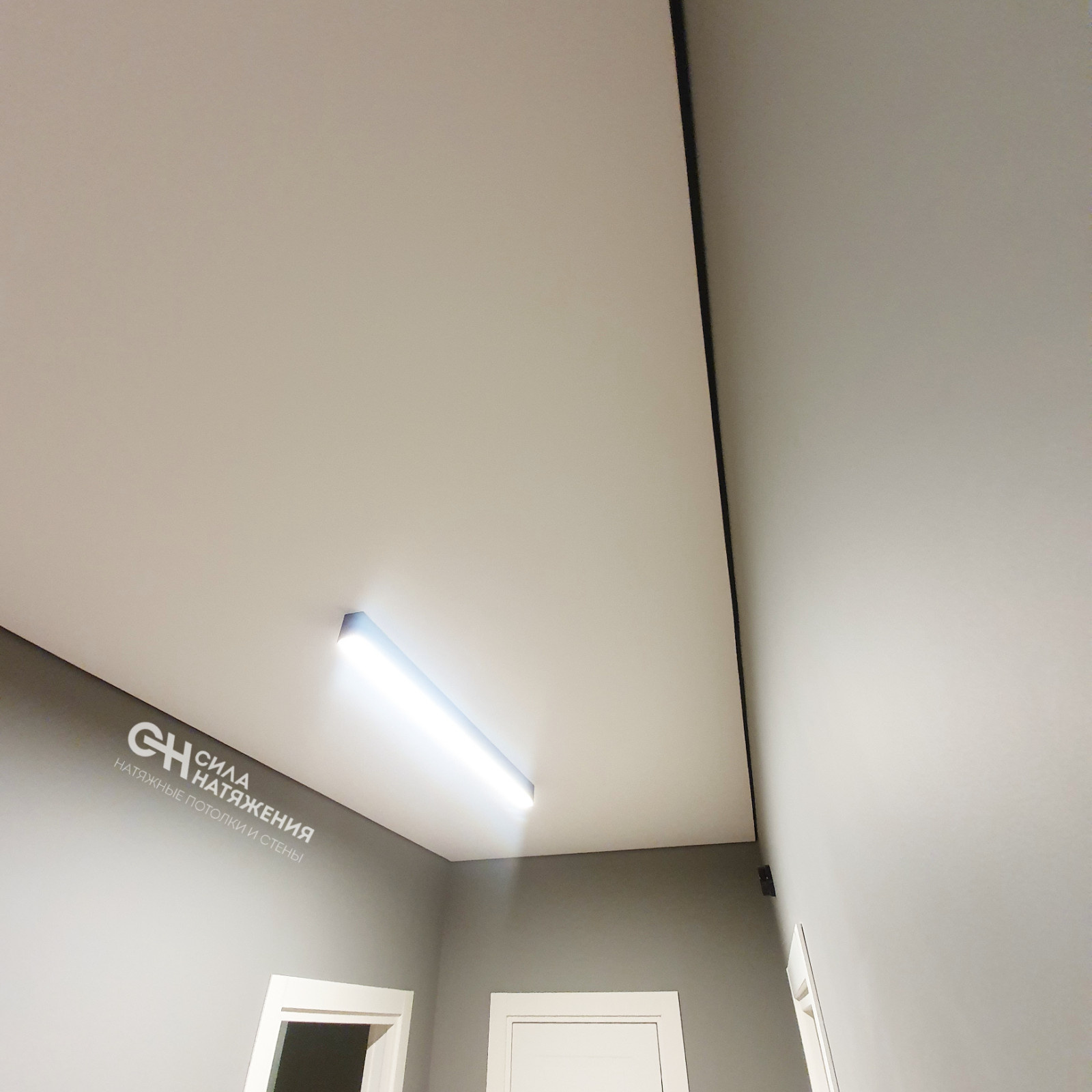 Тканевый потолок на теневом профиле Euroslott