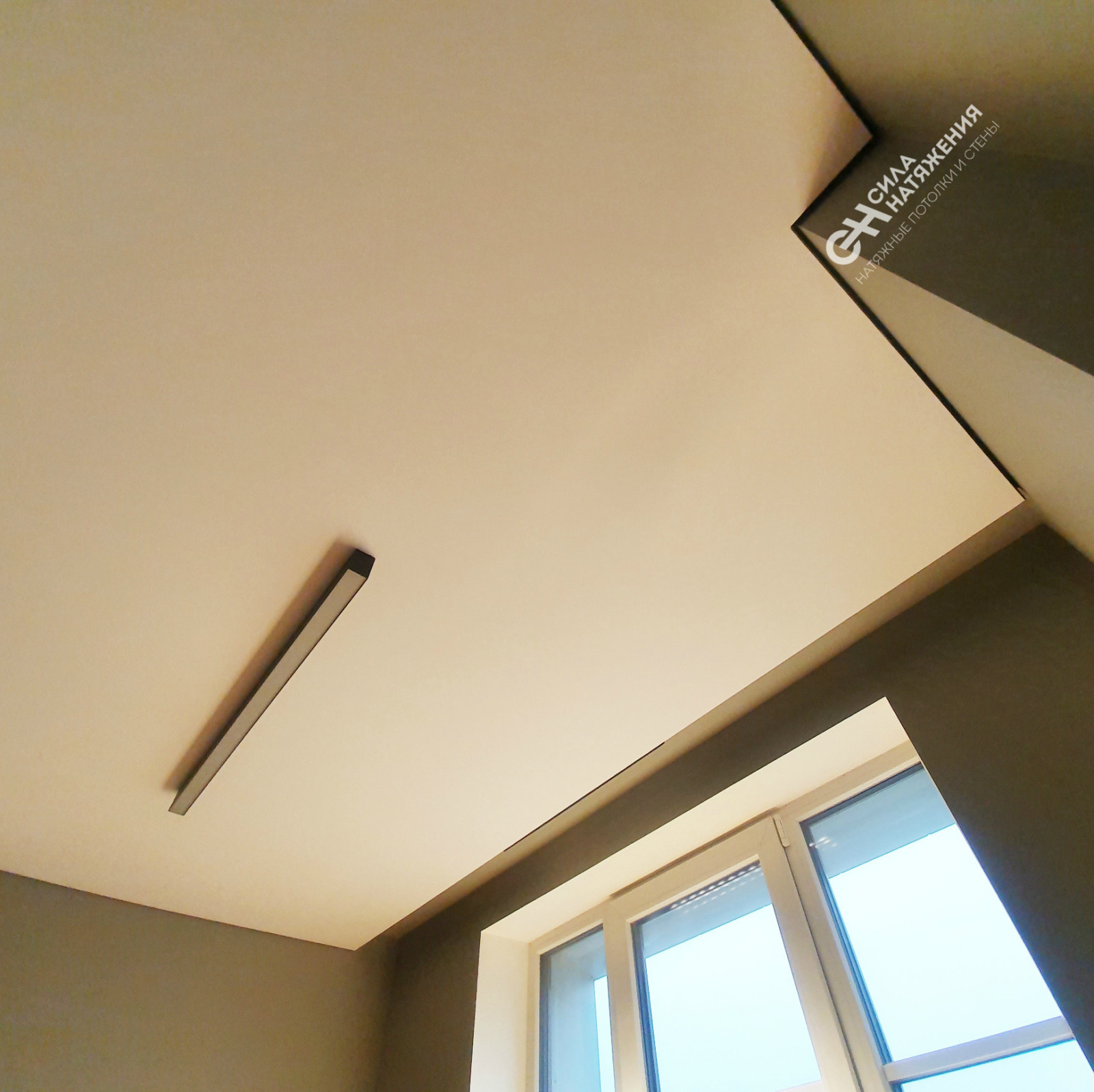 Тканевый потолок на теневом профиле Euroslott