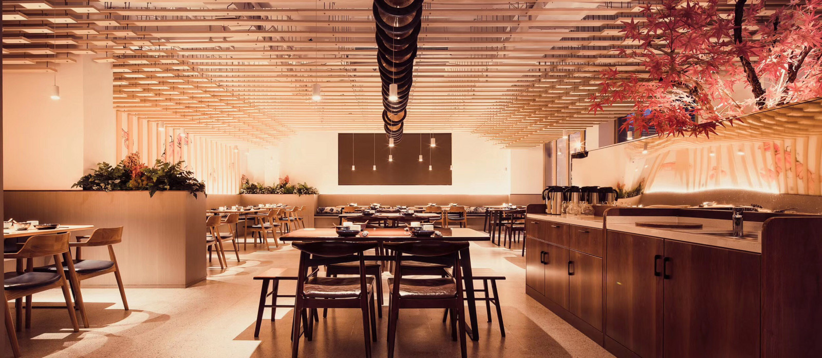 Обложка проекта: lighting decoration in restaurant