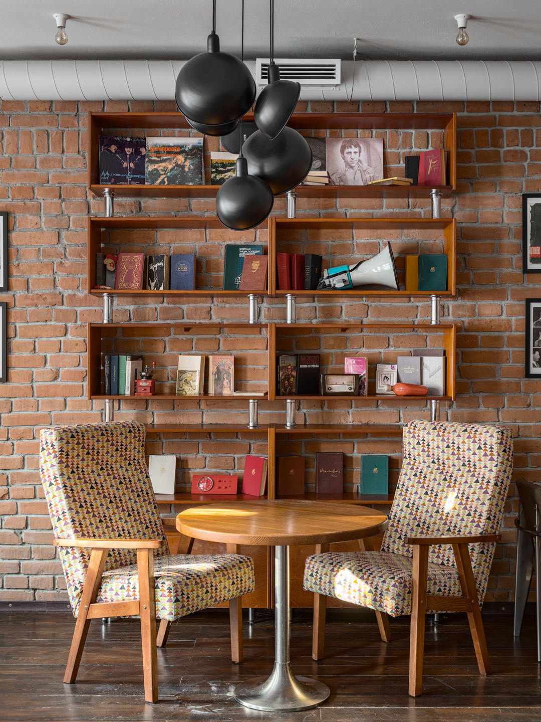 Кафе «Уголёк». Красноярск, проспект Мира, 74