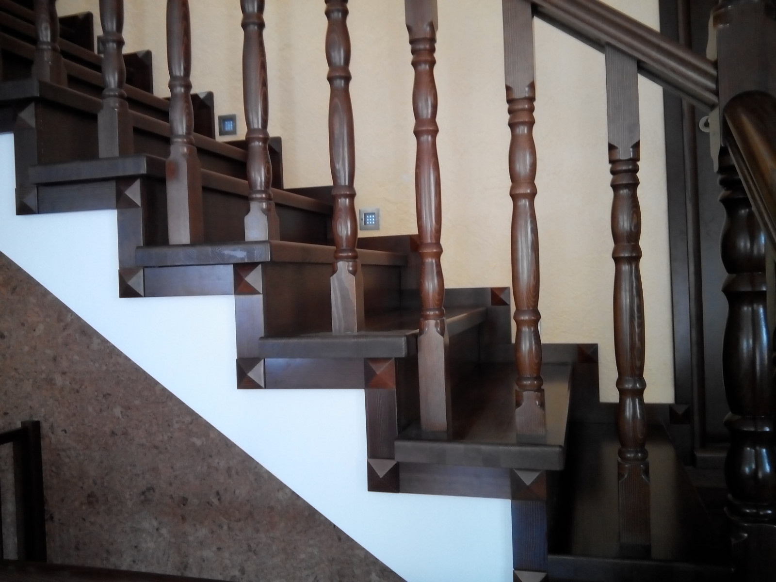 Интерьер из массива ясень