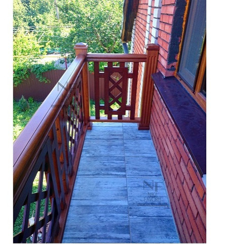 HOUSE WOOD TRIM EXTERIOR