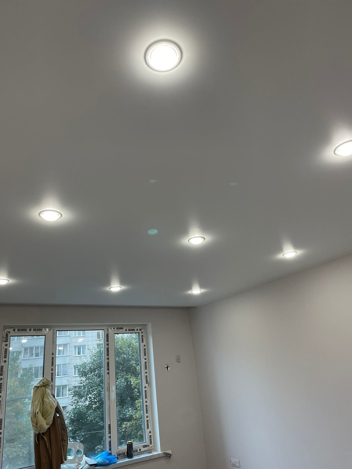 Классический Белый потолок