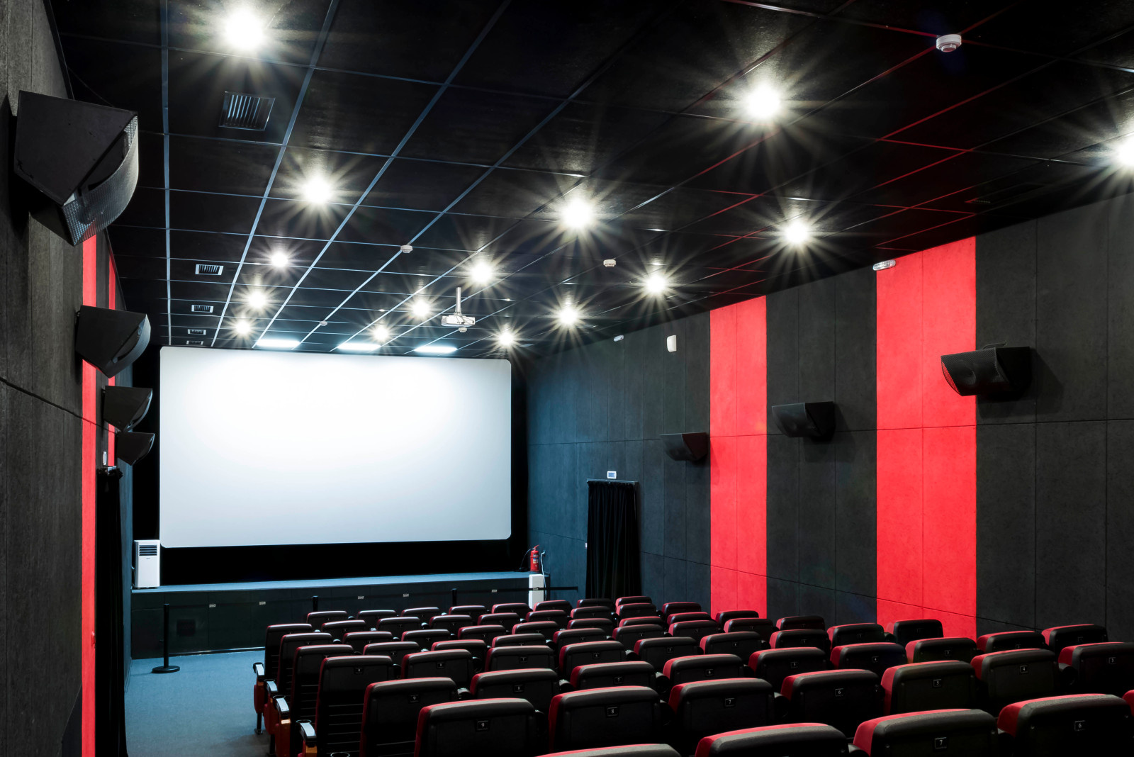 Зал кинотеатра Знамя