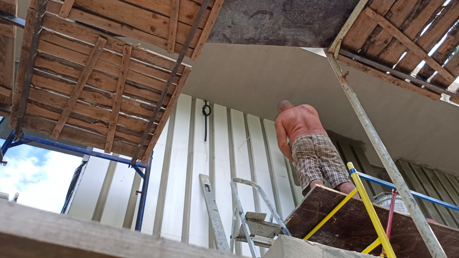 Утепление фасадов газобетонного дома, имитация дерева, камень и плитка