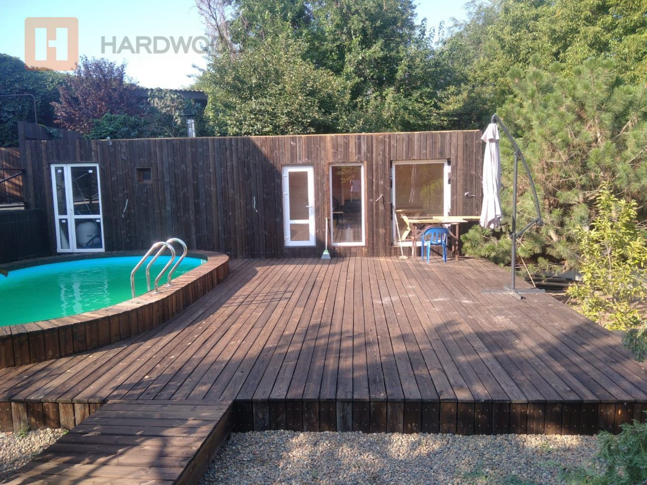 Терраса из каменной древесины