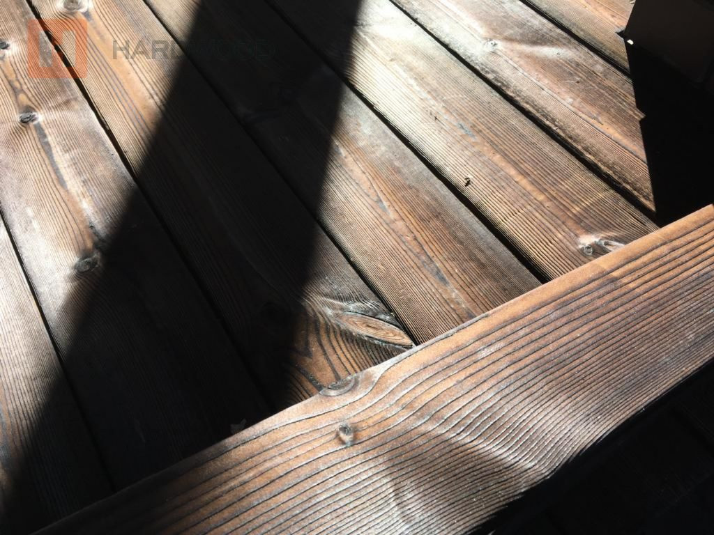 Терраса из каменной древесины