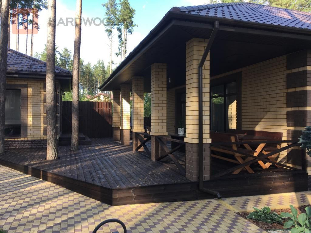 Терраса из каменной древесины