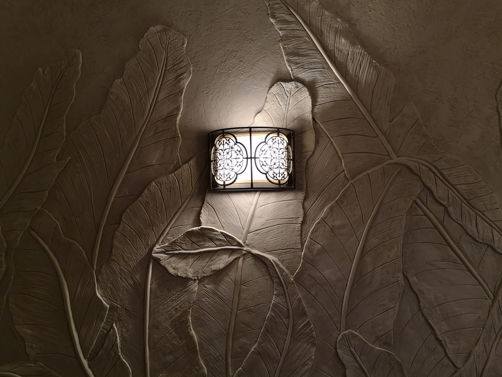 Фото готового интерьера. Цокольный этаж загородного дома, зона для отдыха