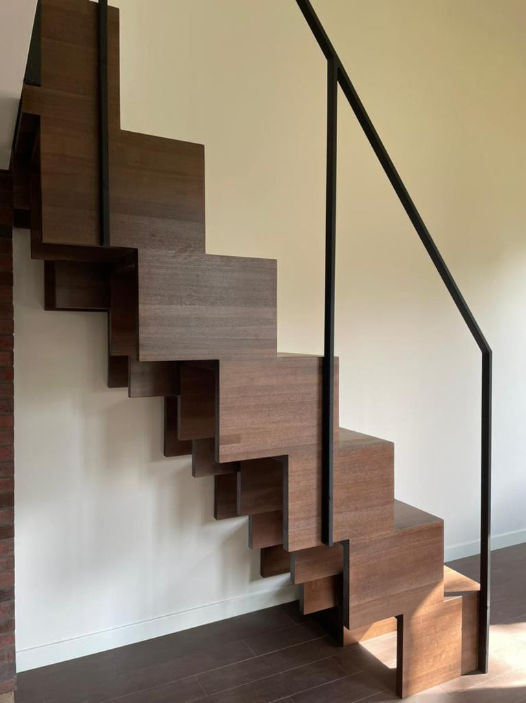 маленькая лестница на антресоль