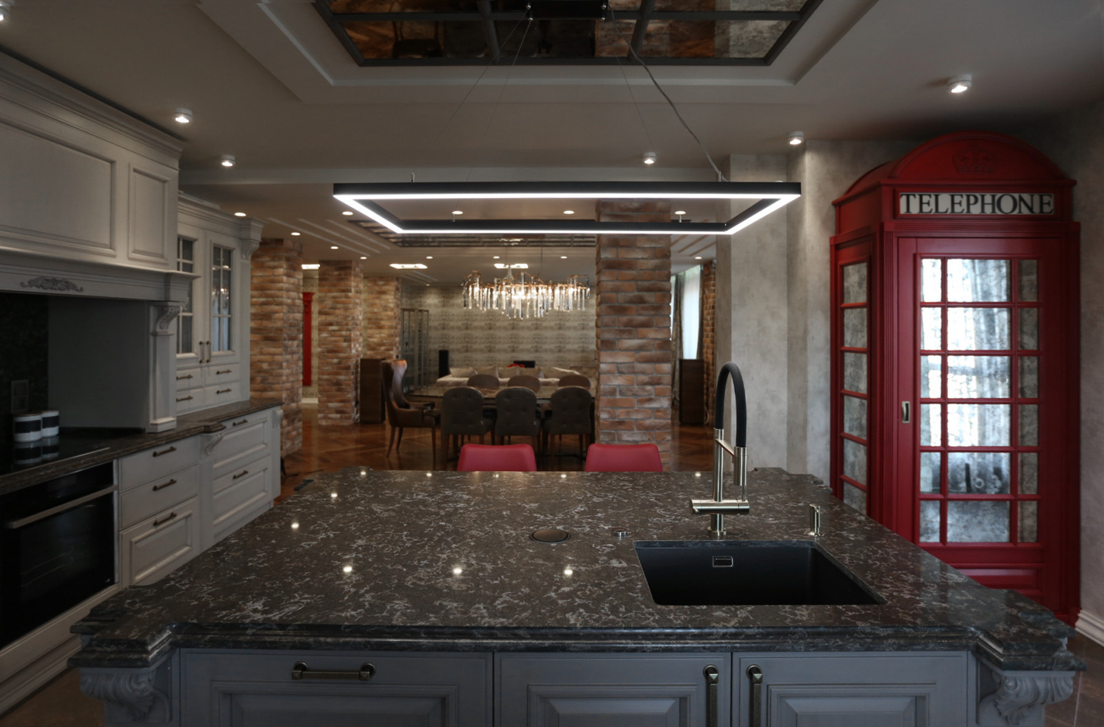 Путешествие по старому городу.