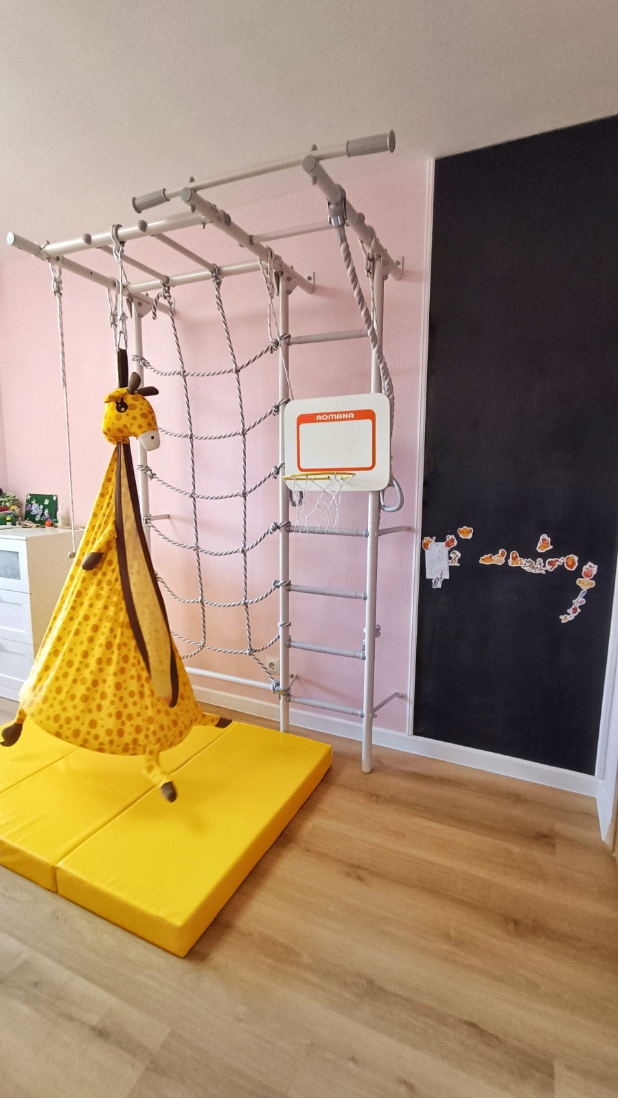 Колпино, квартира для семейной пары с маленькой принцессой