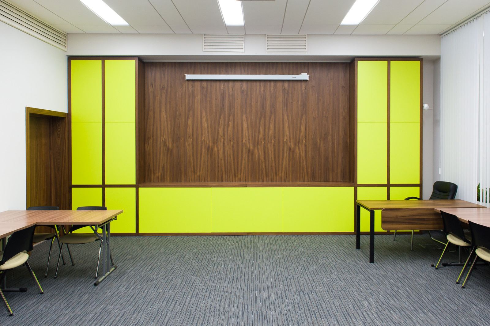 Холл и аудитория