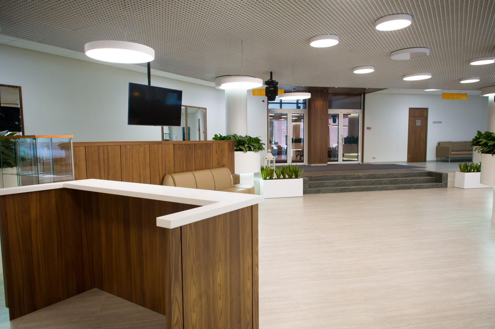 Холл и аудитория