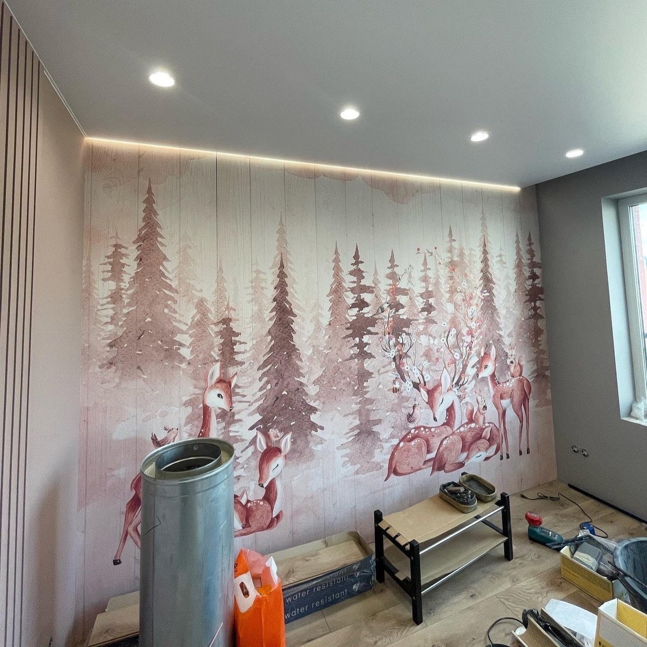 Теневые потолки и линейное освещение в ЖК Европейский берег