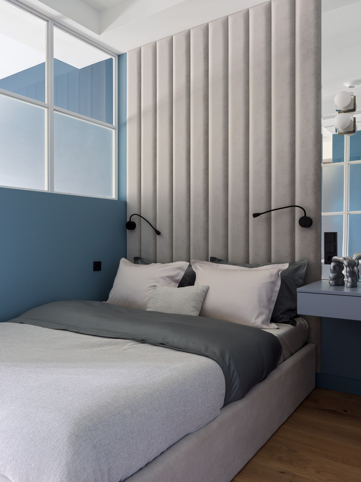 Идея зонирования спального и гостиного пространства