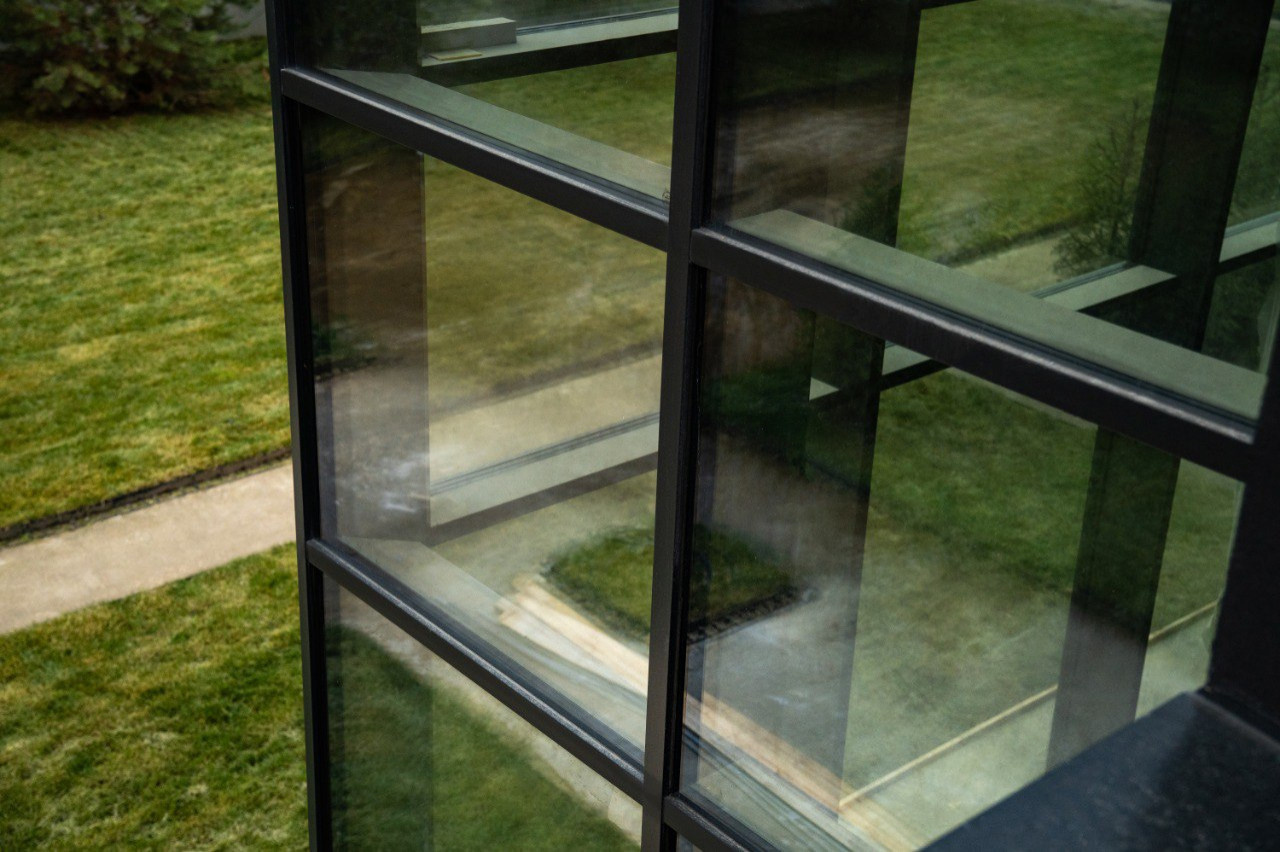 ЗАГОРОДНЫЙ ДОМ НА НОВОЙ РИГЕ. ПАНОРАМНОЕ ОСТЕКЛЕНИЕ