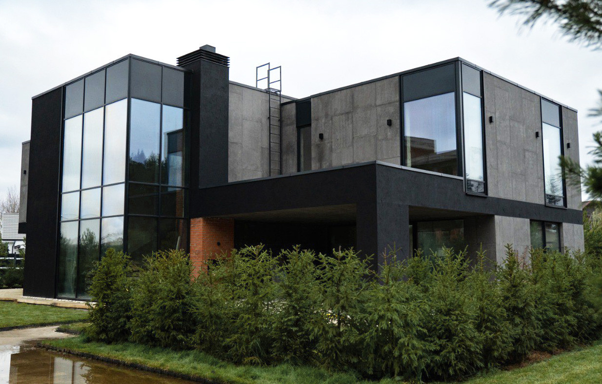 ЗАГОРОДНЫЙ ДОМ НА НОВОЙ РИГЕ. ПАНОРАМНОЕ ОСТЕКЛЕНИЕ