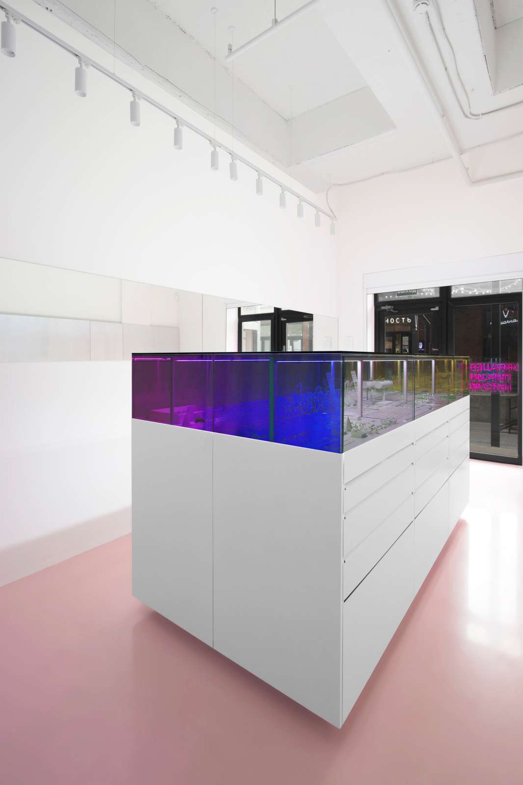 Wanna?Be. Фотосессия интерьера салона для студии "Точка дизайна"