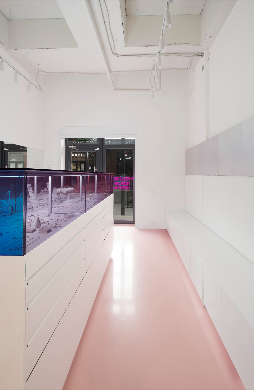 Wanna?Be. Фотосессия интерьера салона для студии "Точка дизайна"