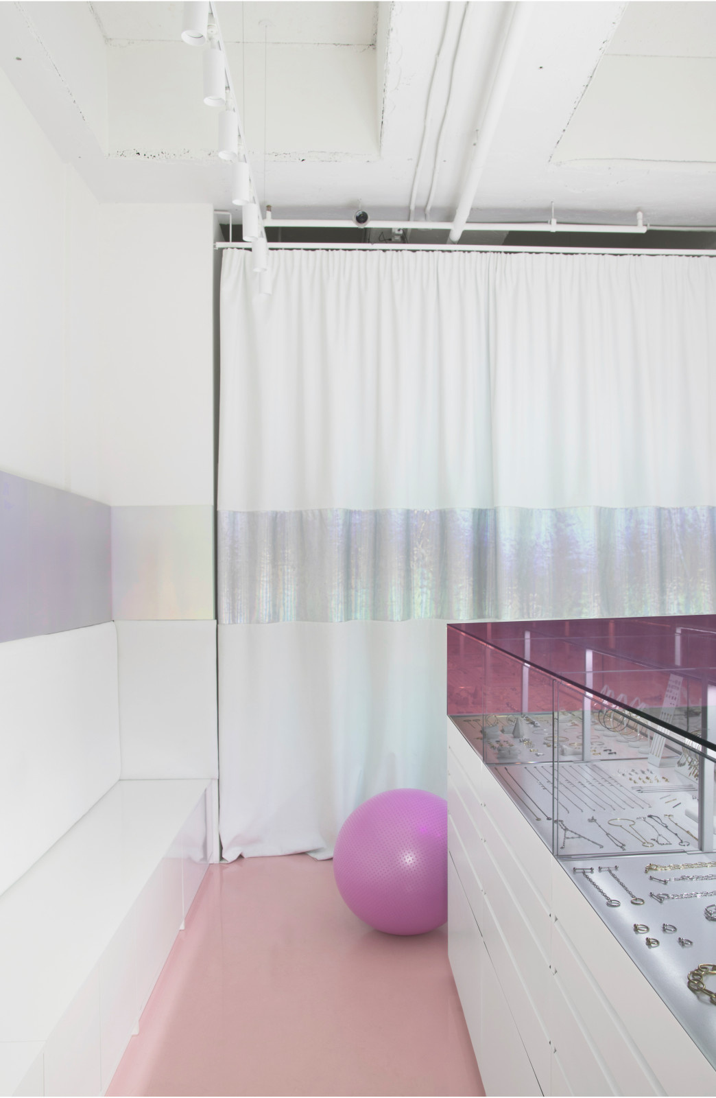 Wanna?Be. Фотосессия интерьера салона для студии "Точка дизайна"