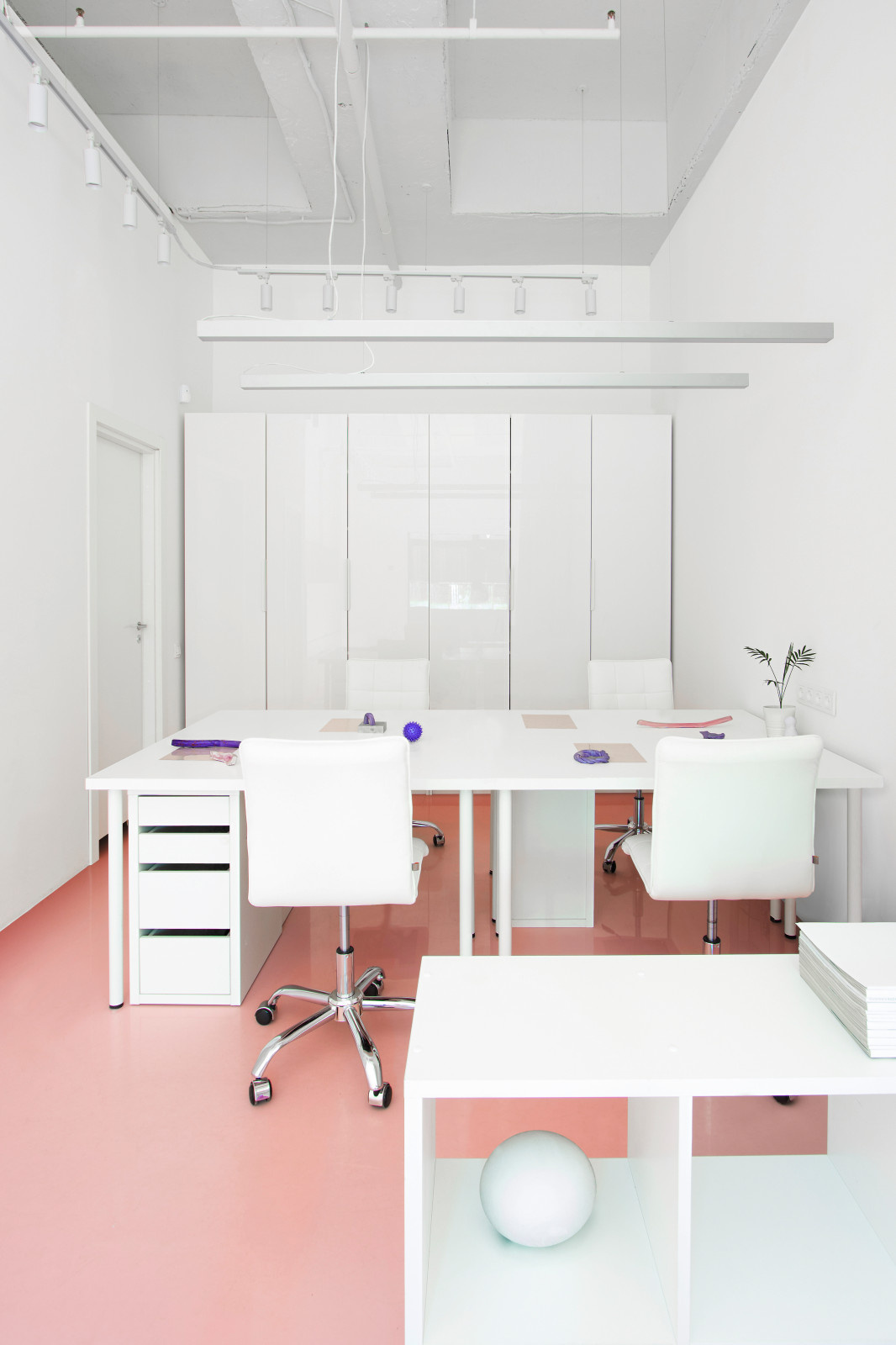 Wanna?Be. Фотосессия интерьера салона для студии "Точка дизайна"