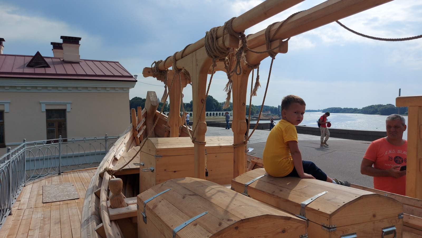 стулья ,кресла и т.д.