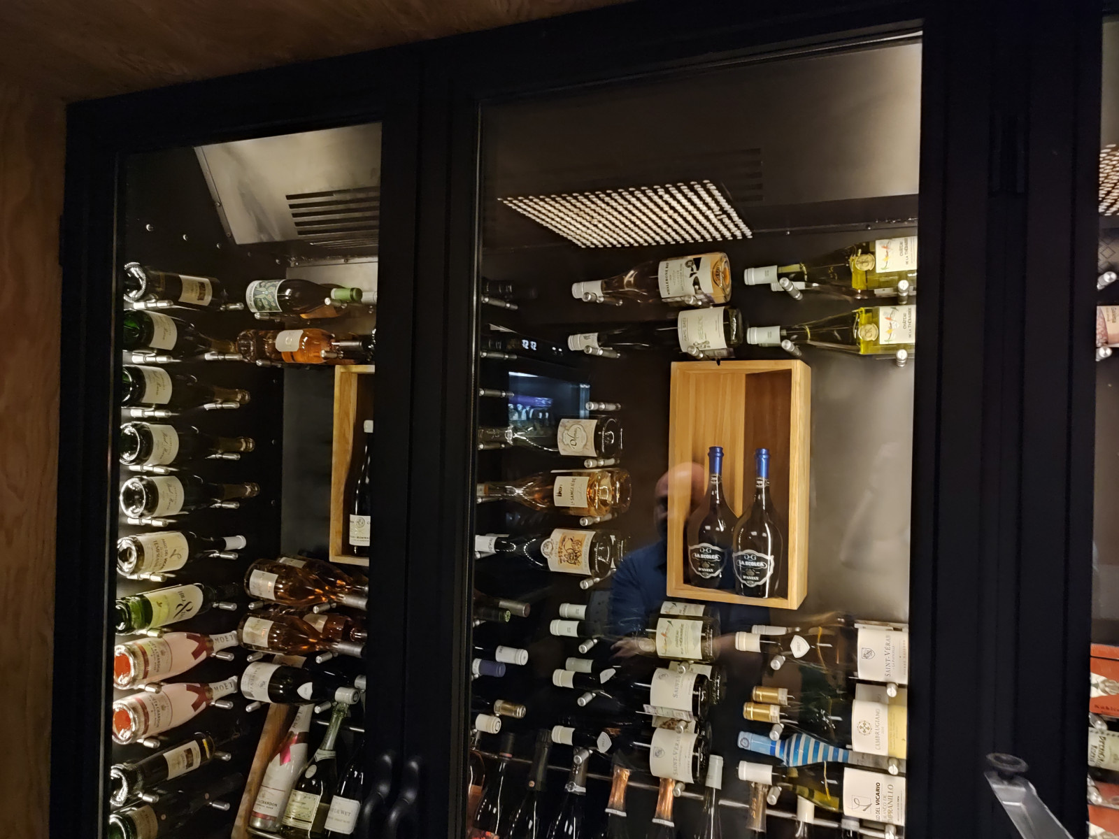 Винная витрина