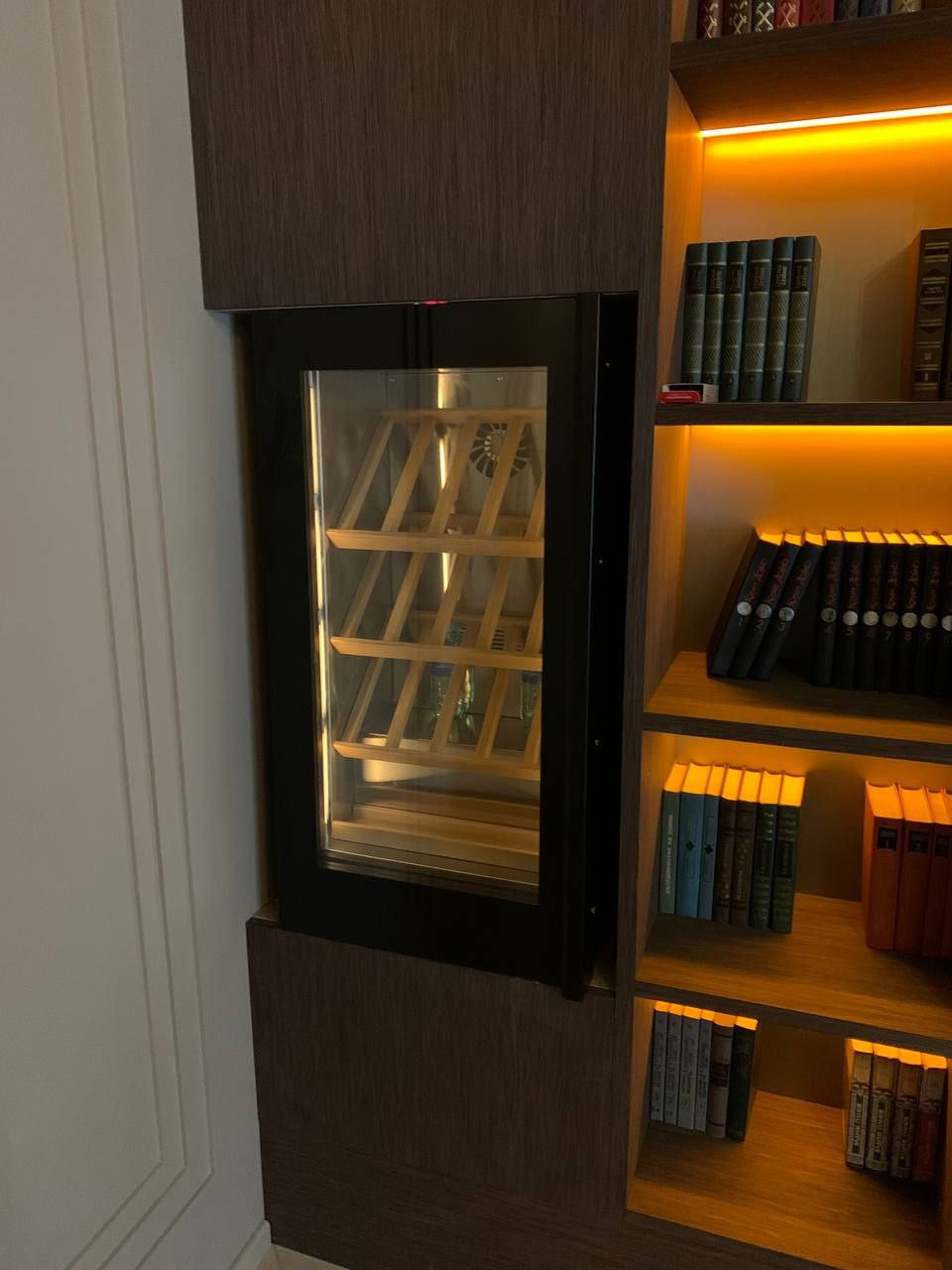 Винные шкафы в интерьере