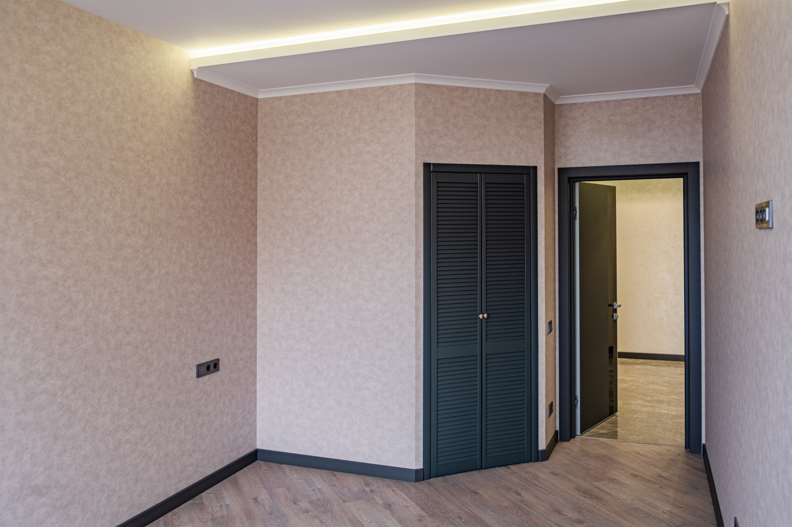 Комплексный ремонт трехкомнатной квартиры 93 м²