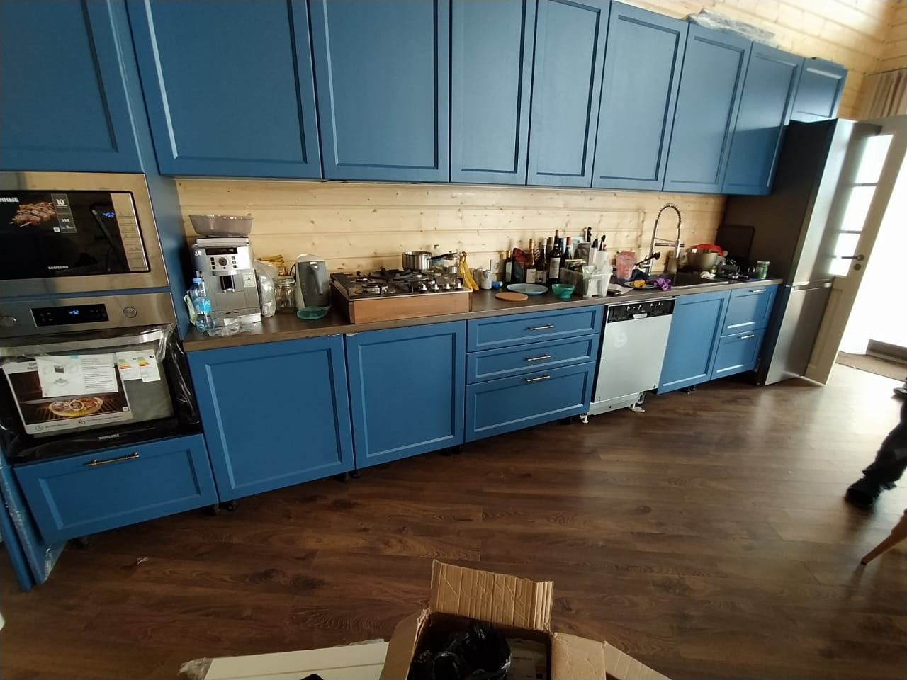 Кухни массив