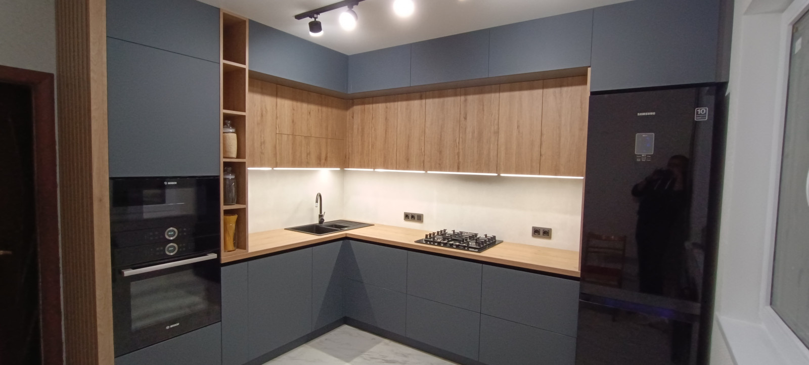 Kitchen Fenix