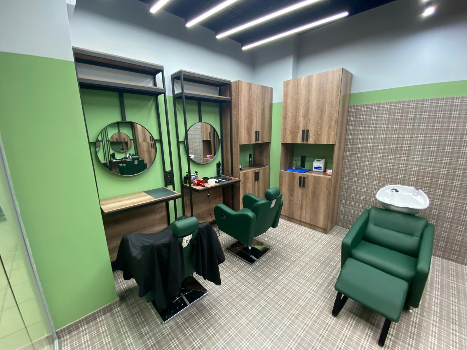 Мужская парикмахерская "Robin"