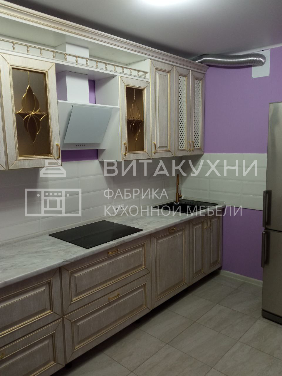 Изысканный классический кухонный гарнитур