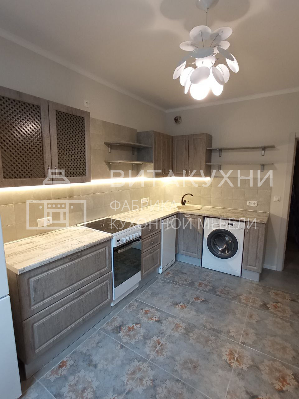 Кухонный гарнитур с открытыми полками