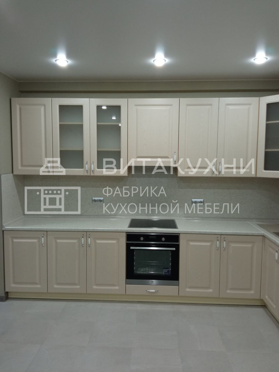 Бежевый кухонный гарнитур