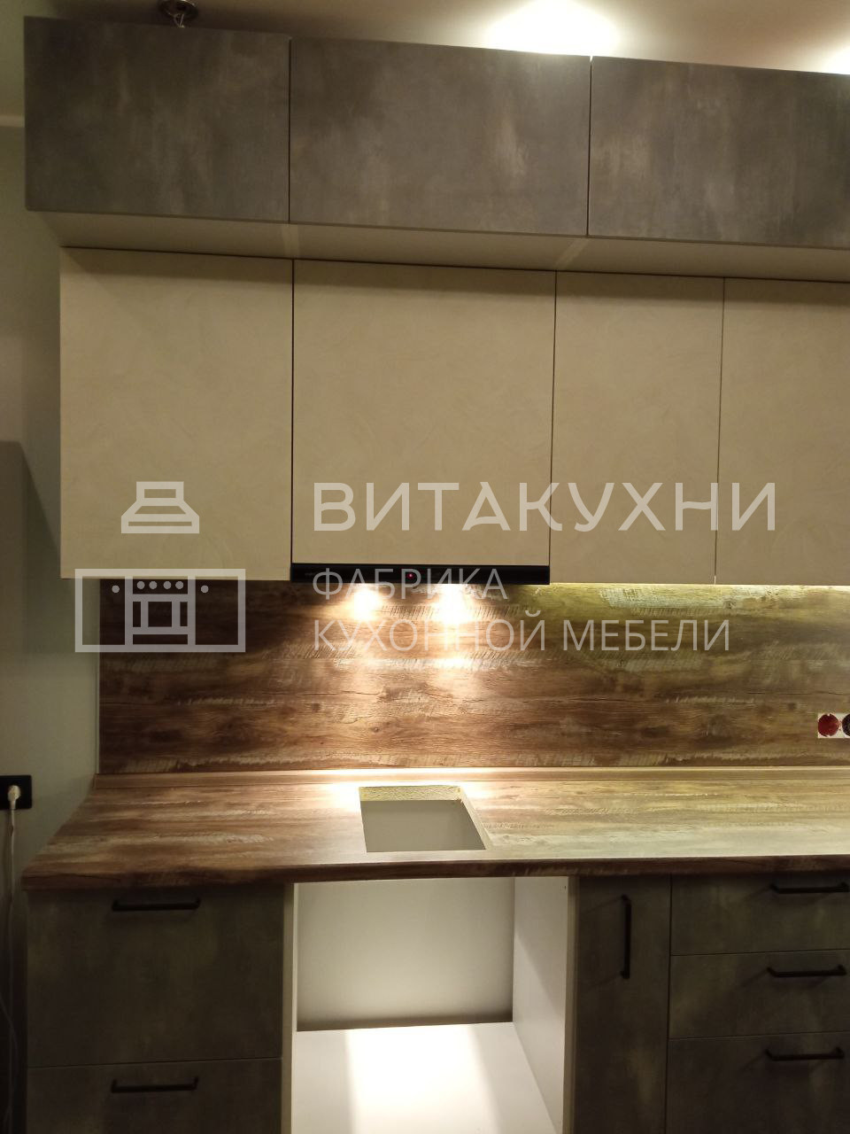 Кухонный гарнитур с антресолями