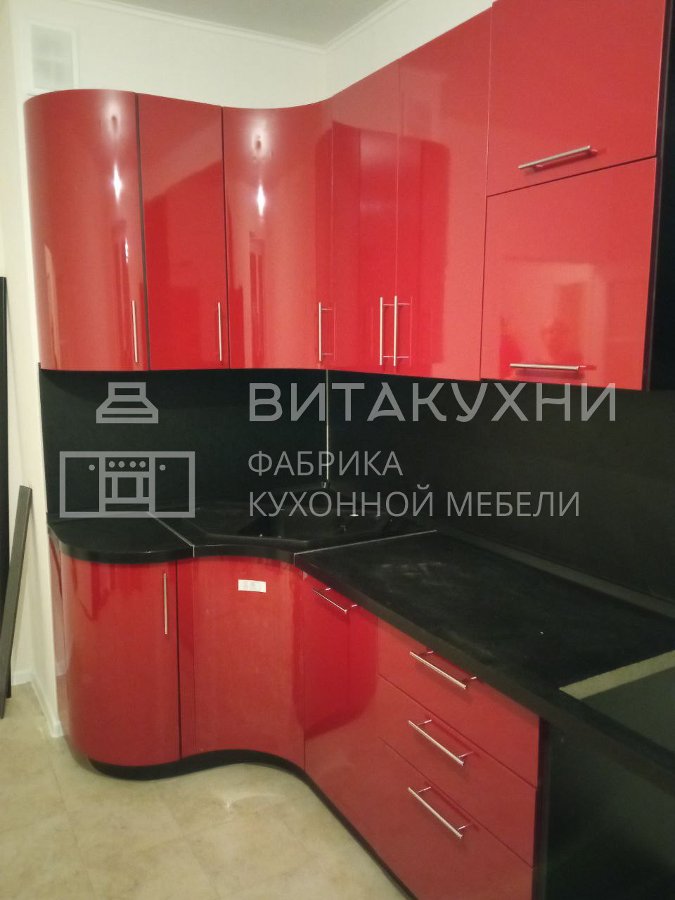 Красный кухонный гарнитур