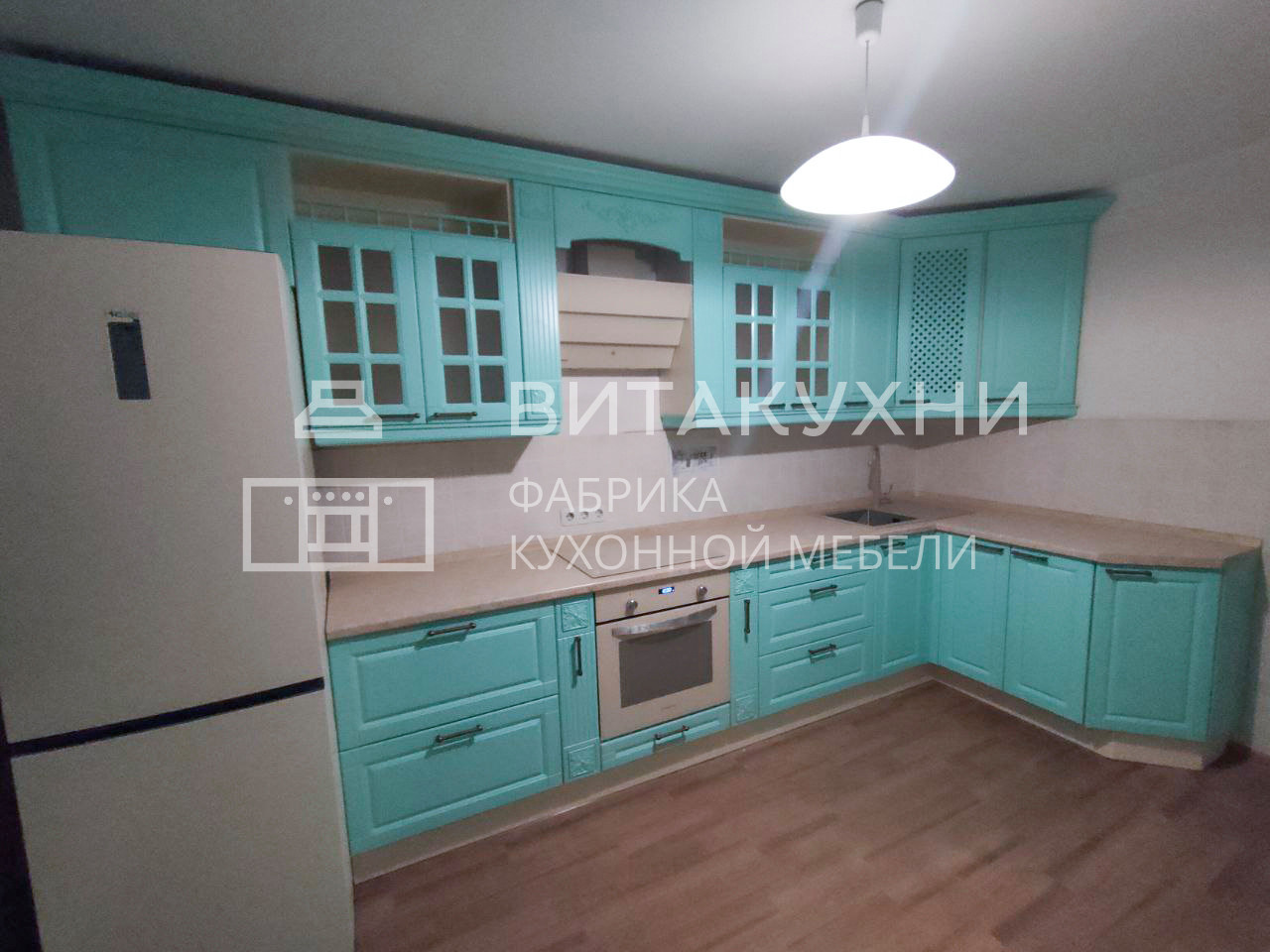Классическая кухня голубого цвета