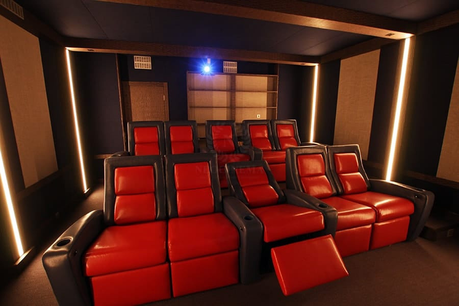 Обложка проекта: ПРОЕКТ «НОВОГОРСК» Домашний кинозал в коттедже