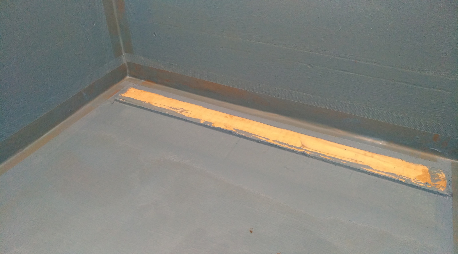 ЖК Вивальди - новый санузел в квартире-студии в новостройке с душевым углом