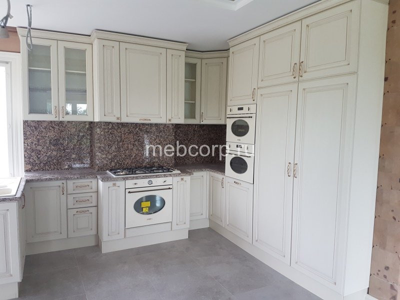 Кухня в загородный дом