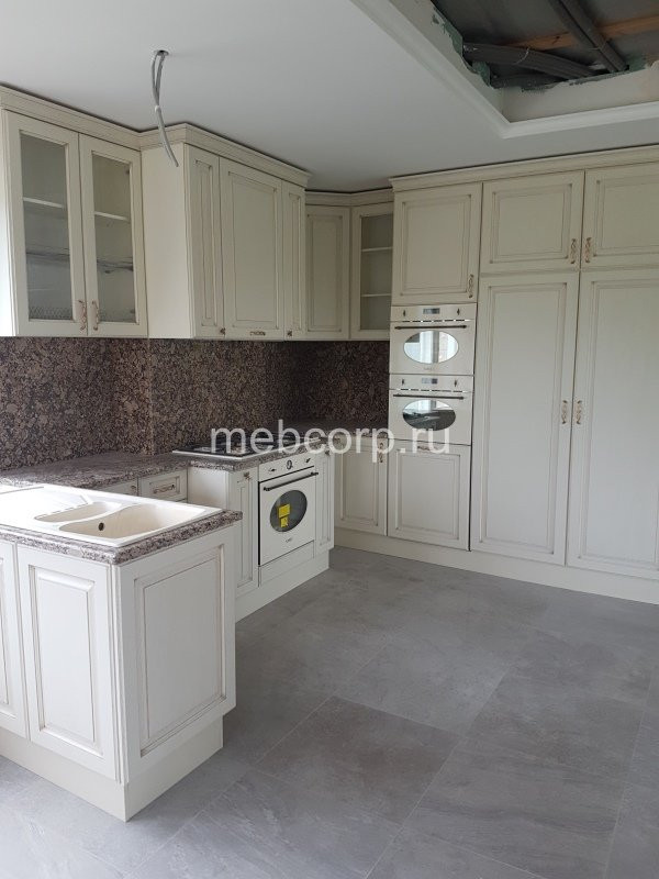 Кухня в загородный дом