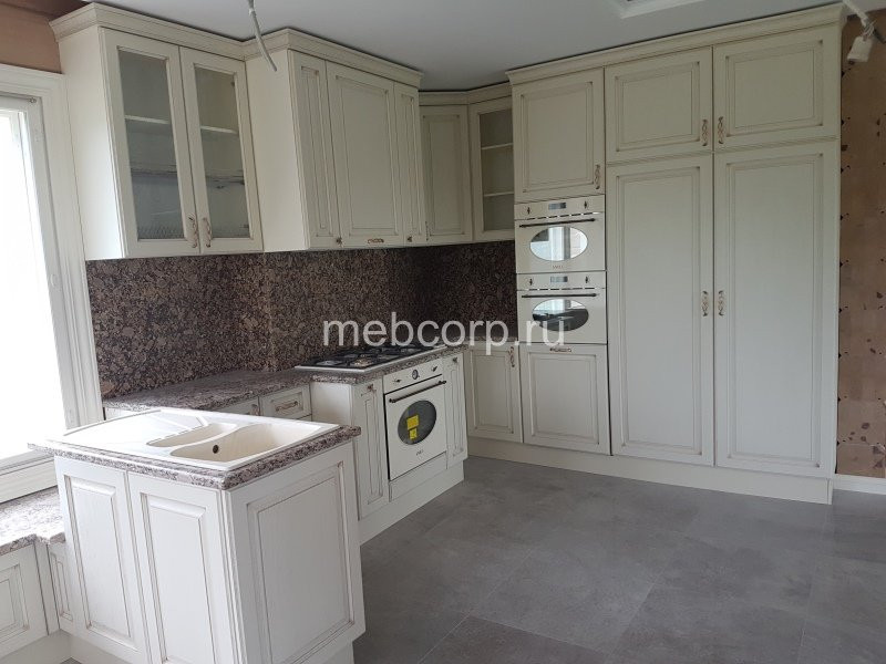 Кухня в загородный дом